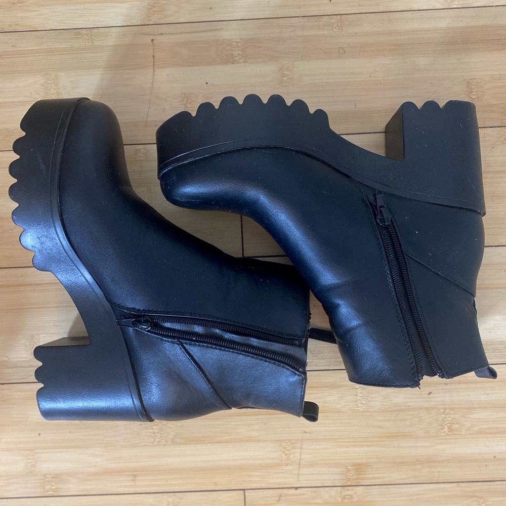 Platform boots